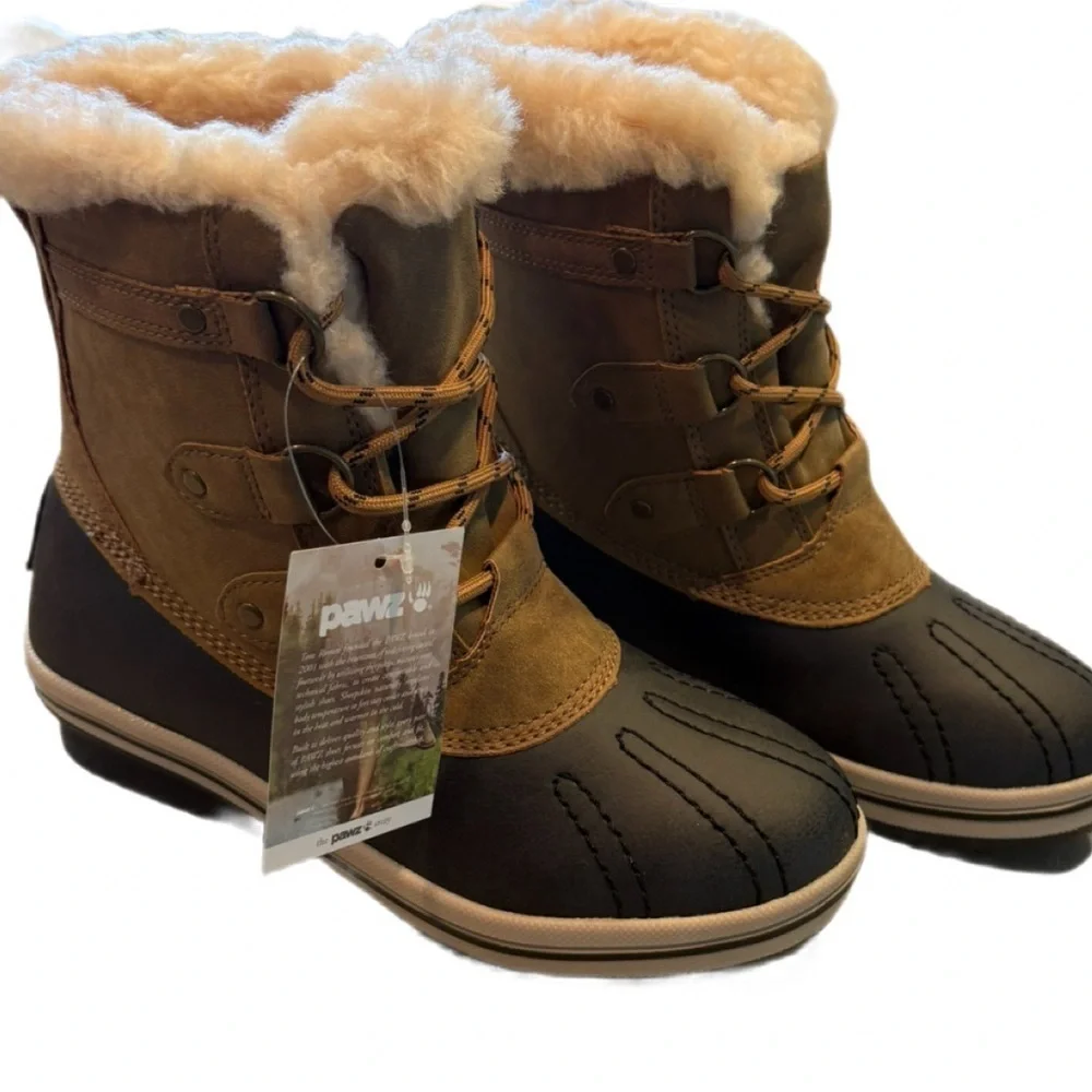 BearPaw during snow brand